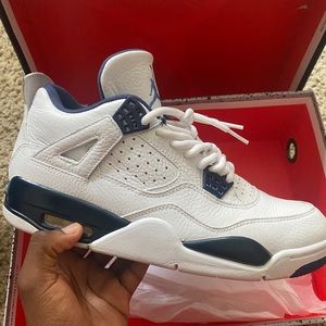 Retro Jordan 4 Columbia
